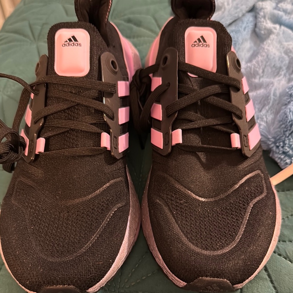 Adidas Women's Black and Pink Sneakers